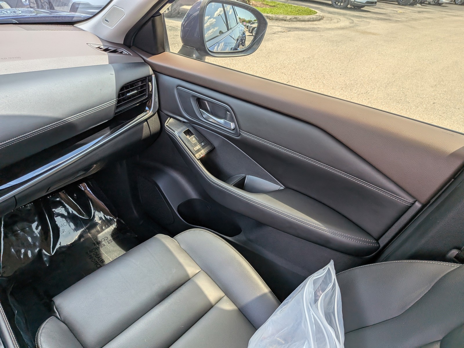 Used 2023 Caspian Blue Metallic Nissan SL image 19