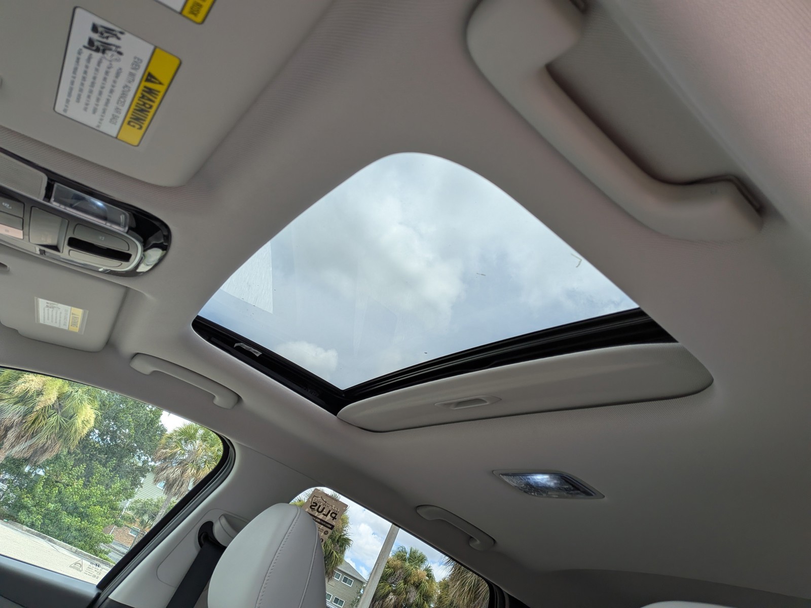 Certified Used 2025 Rockwood Green Hyundai SEL Convenience image 23