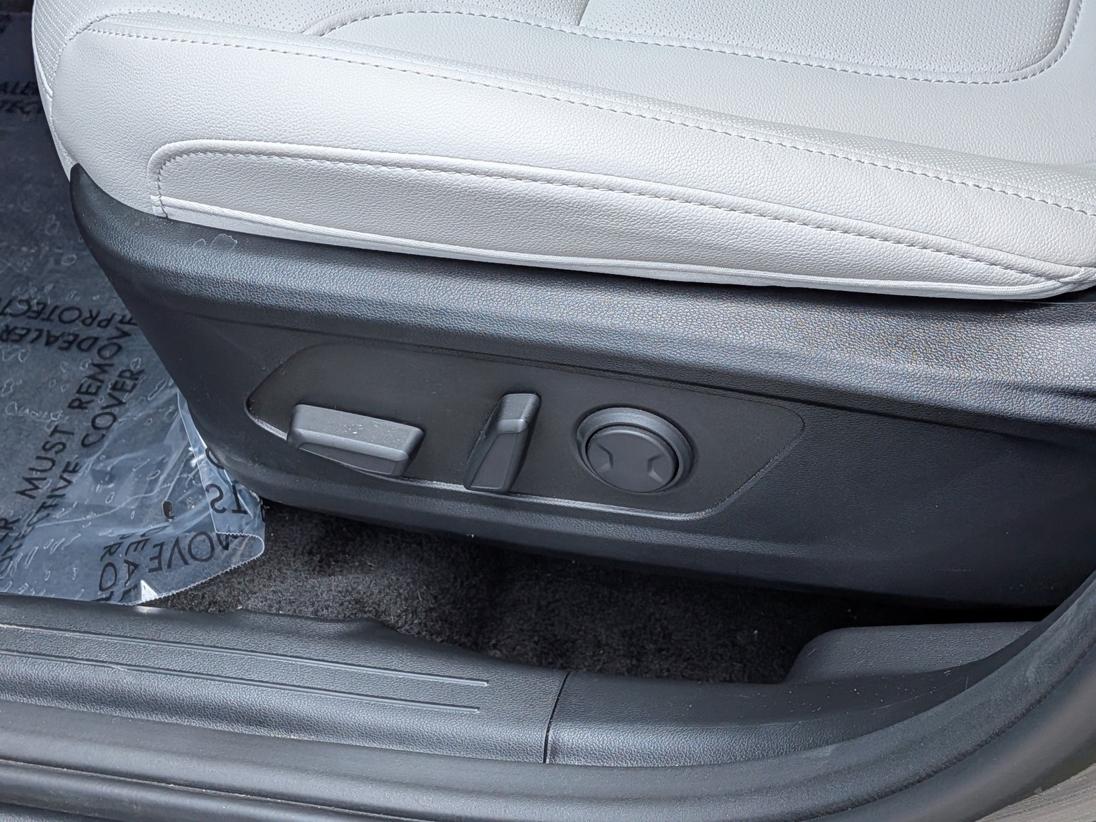 Certified Used 2025 Rockwood Green Hyundai SEL Convenience image 22