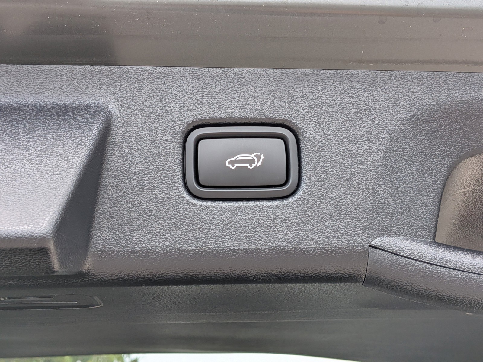 Certified Used 2025 Rockwood Green Hyundai SEL Convenience image 14
