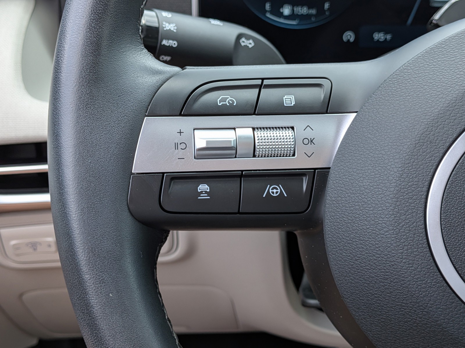 Certified Used 2025 Rockwood Green Hyundai SEL Convenience image 26