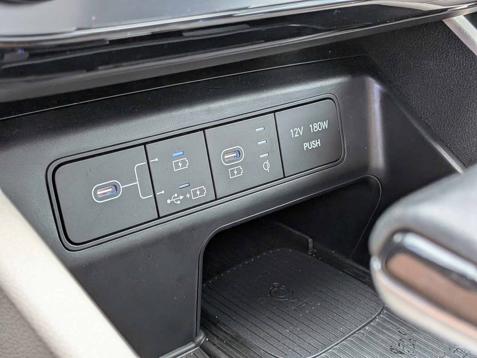 Certified Used 2025 Rockwood Green Hyundai SEL Convenience image 33