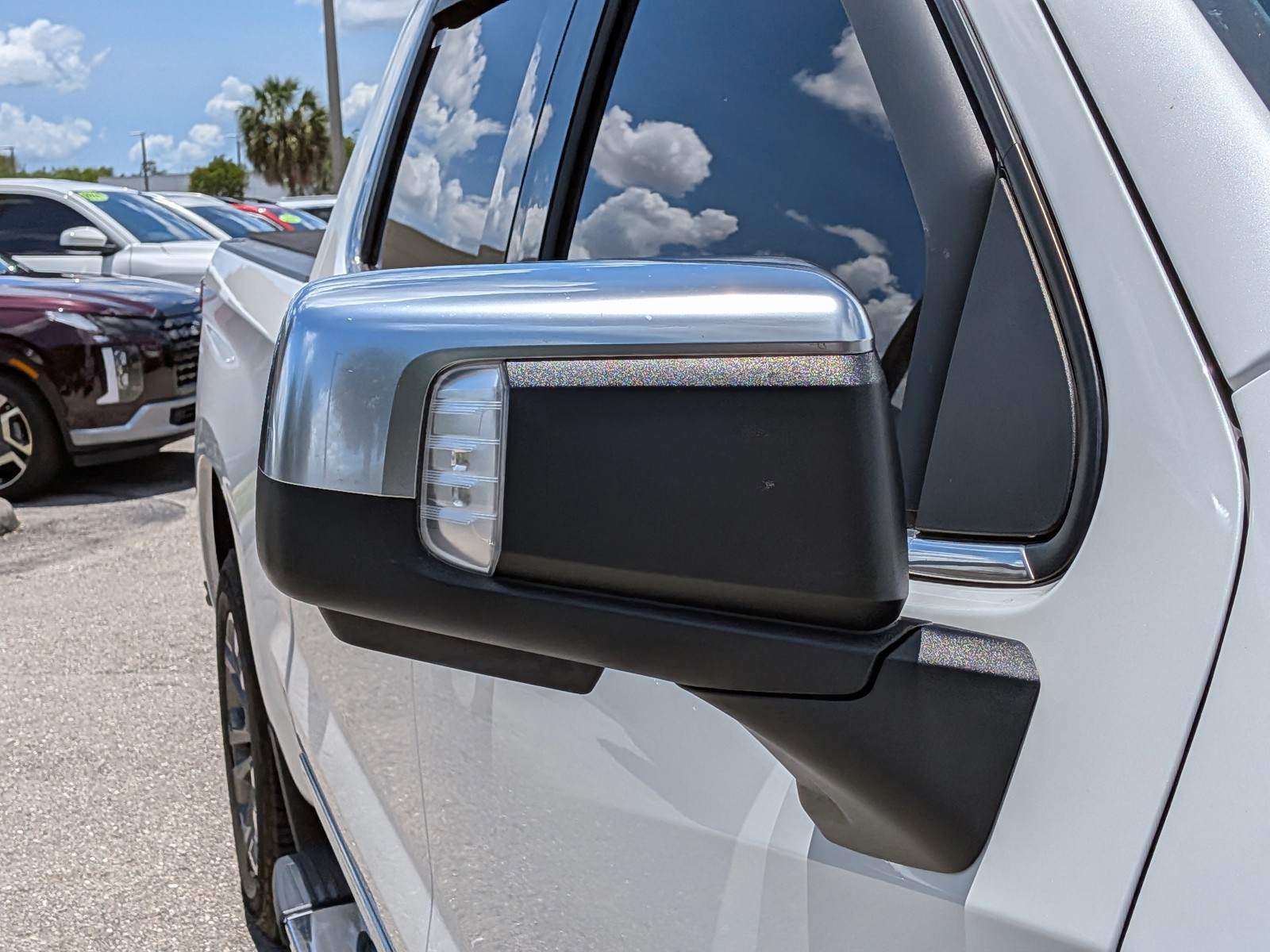 Used 2022 Iridescent Pearl Tricoat Chevrolet High Country image 12