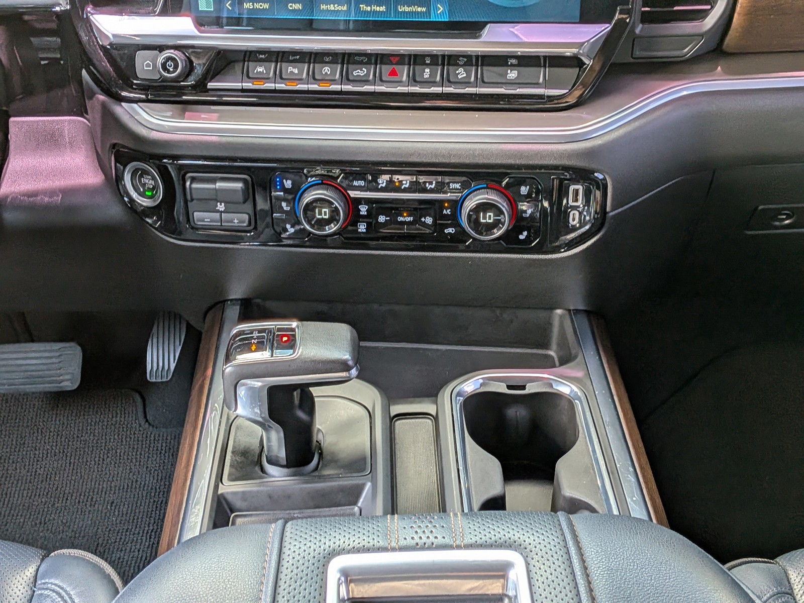 Used 2022 Iridescent Pearl Tricoat Chevrolet High Country image 20