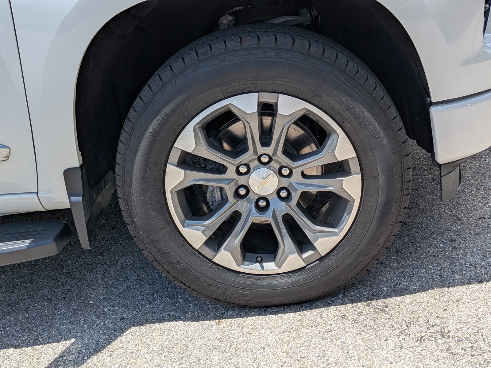 Used 2022 Iridescent Pearl Tricoat Chevrolet High Country image 11