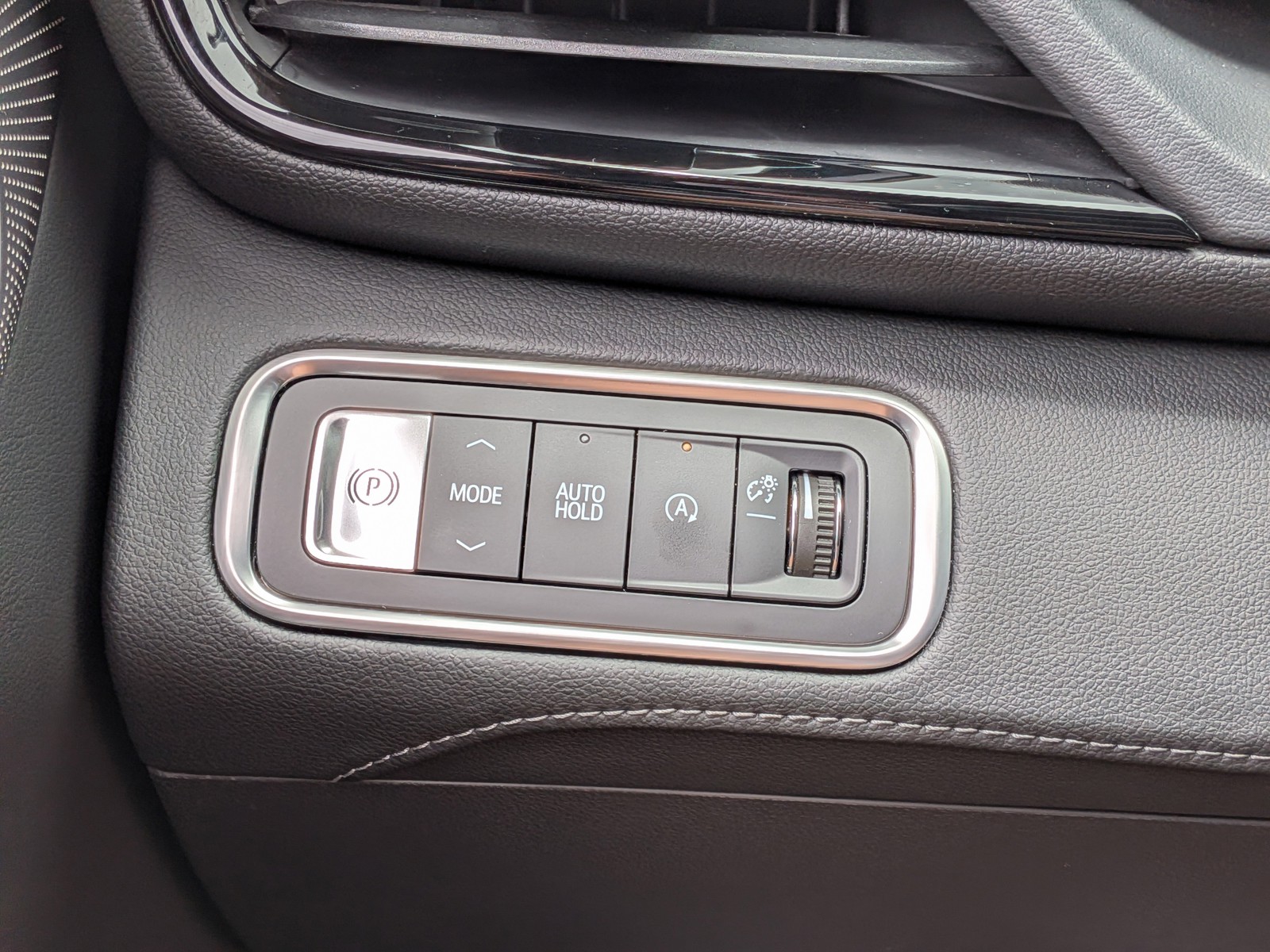 Used 2025 Ocean Blue Metallic Buick9yy9 Avenir image 24