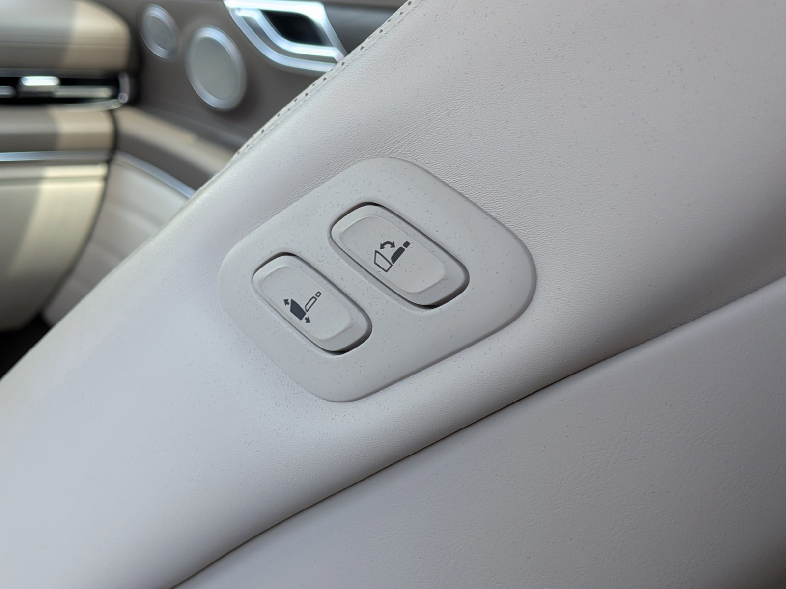 Used 2024 Savile Silver Genesis 3.5T Prestige image 16