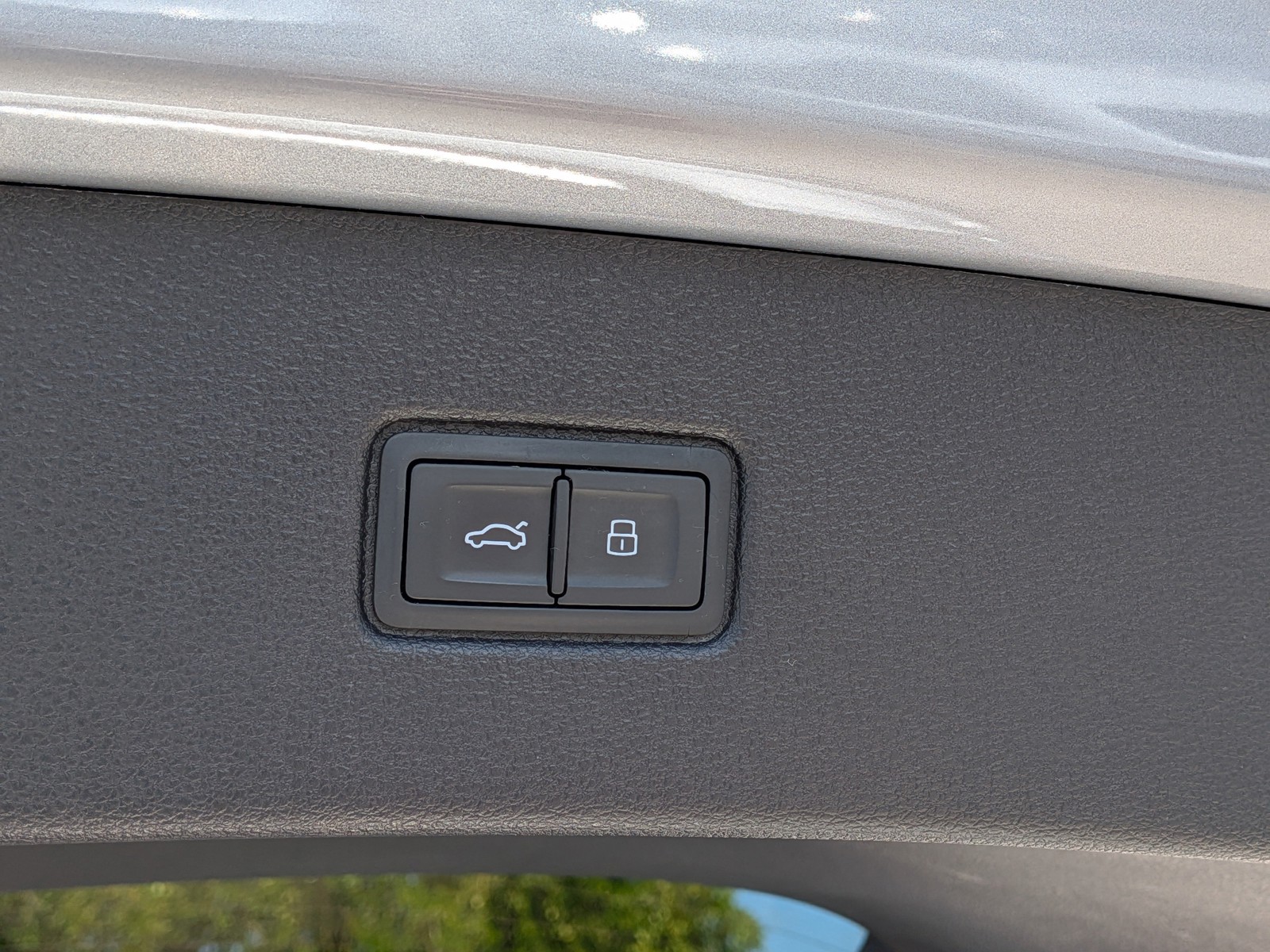 Used 2020 Florett Silver Metallic Audi Prestige image 14