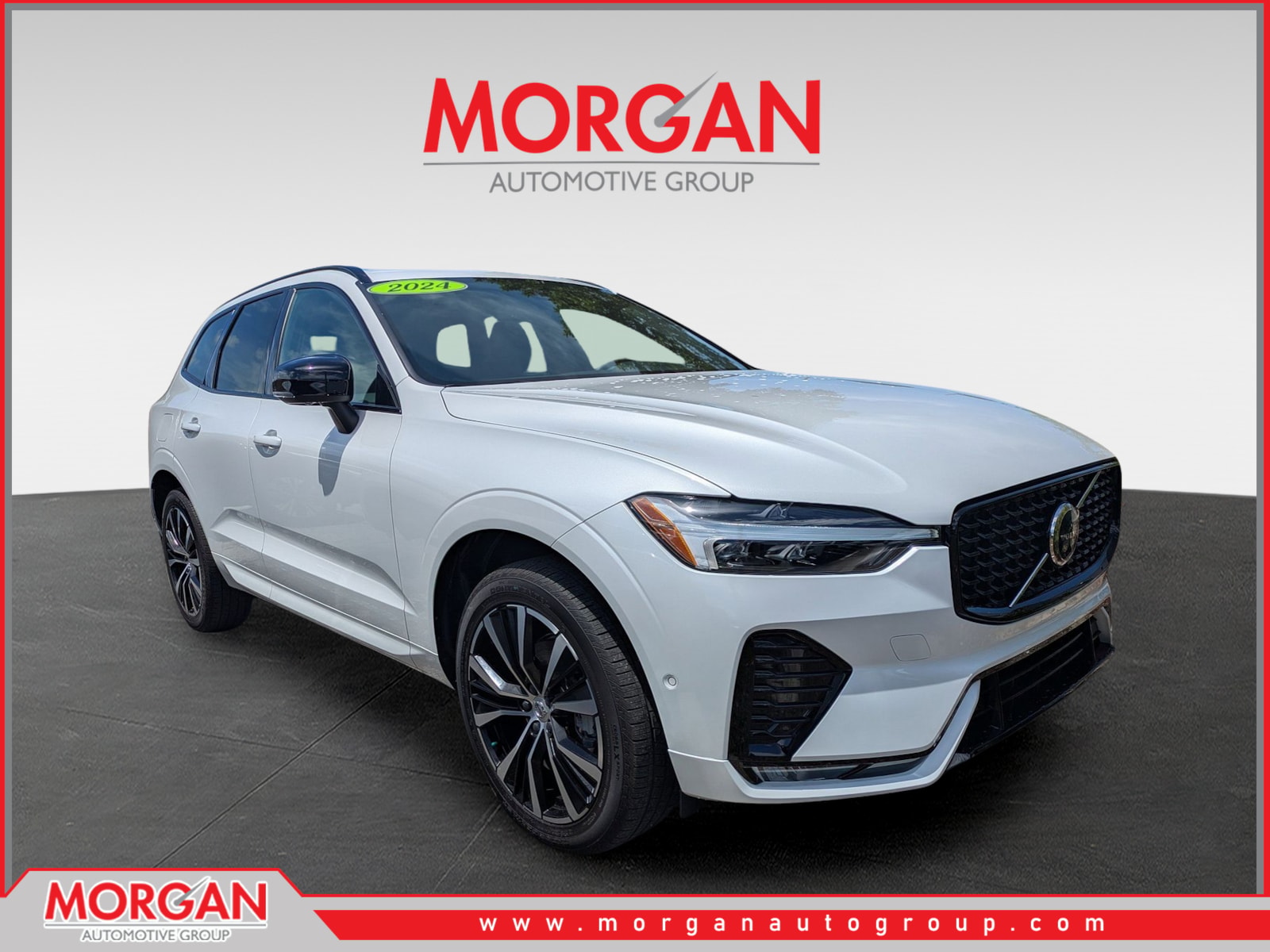 2024 Volvo XC60 Plus Dark Theme
