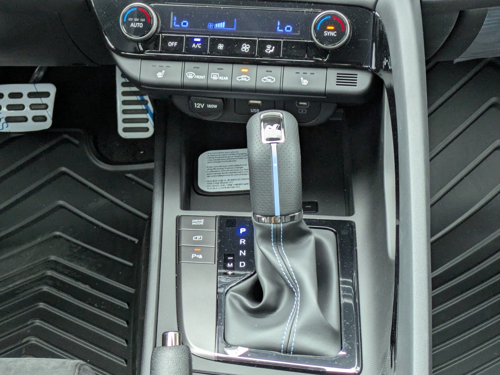 New 2026 Atlas White Hyundai Base image 17