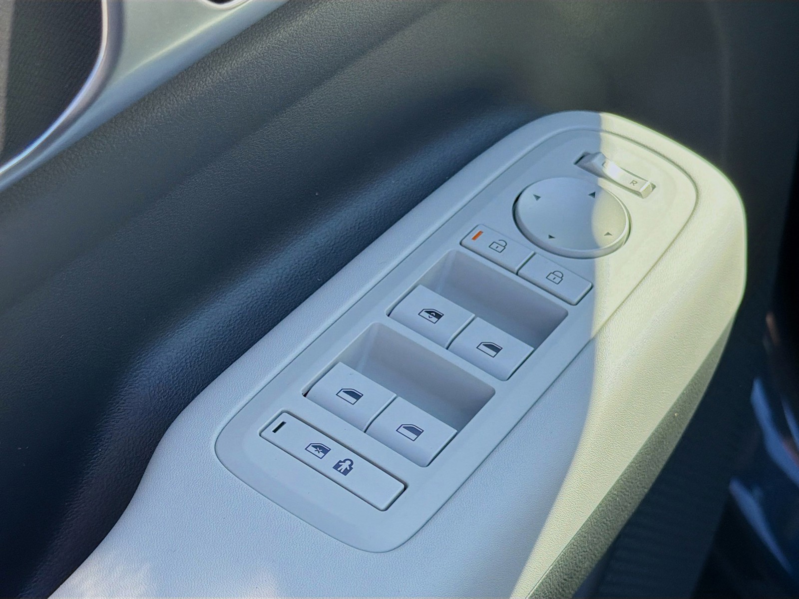 New 2026 Ecotronic Gray Hyundai SE image 22