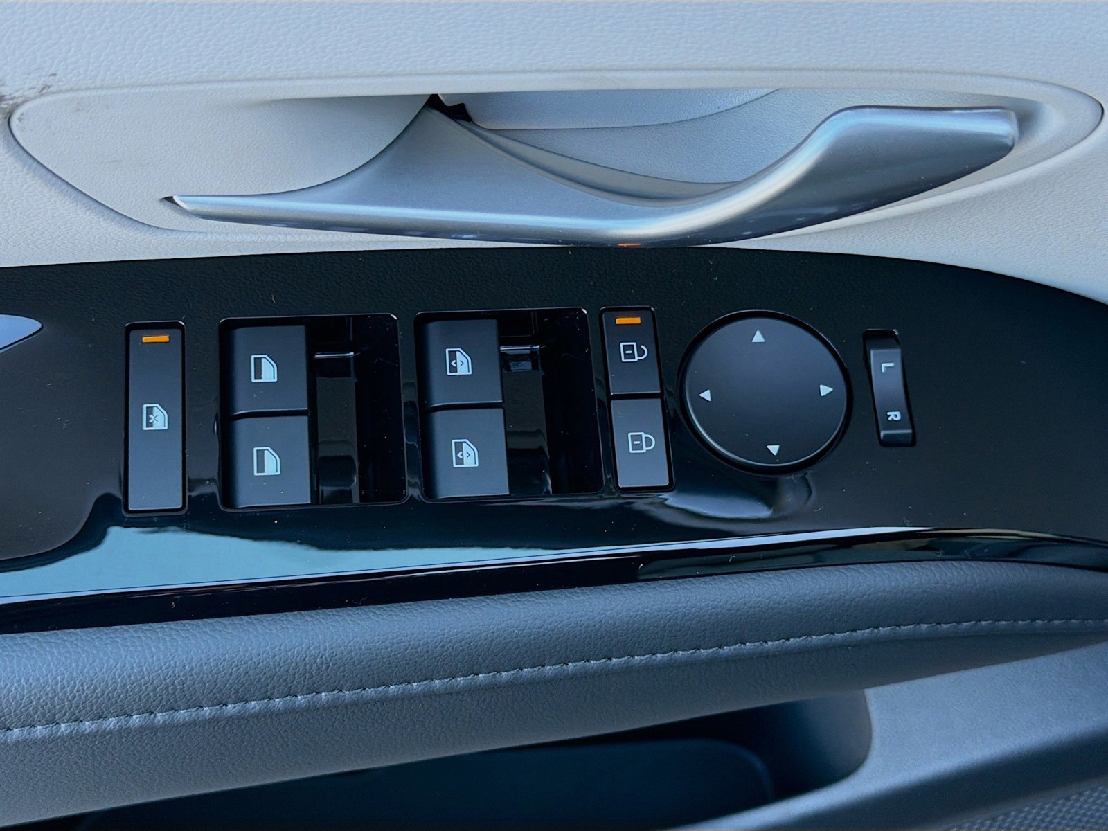 New 2026 Hampton Gray Hyundai Limited image 21