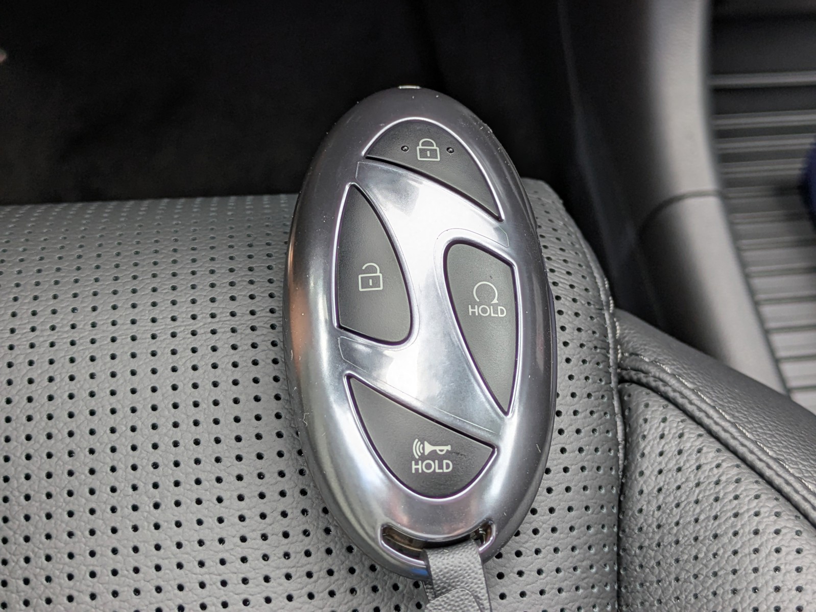 New 2027 Creamy White Pearl Hyundai Limited 7P image 33