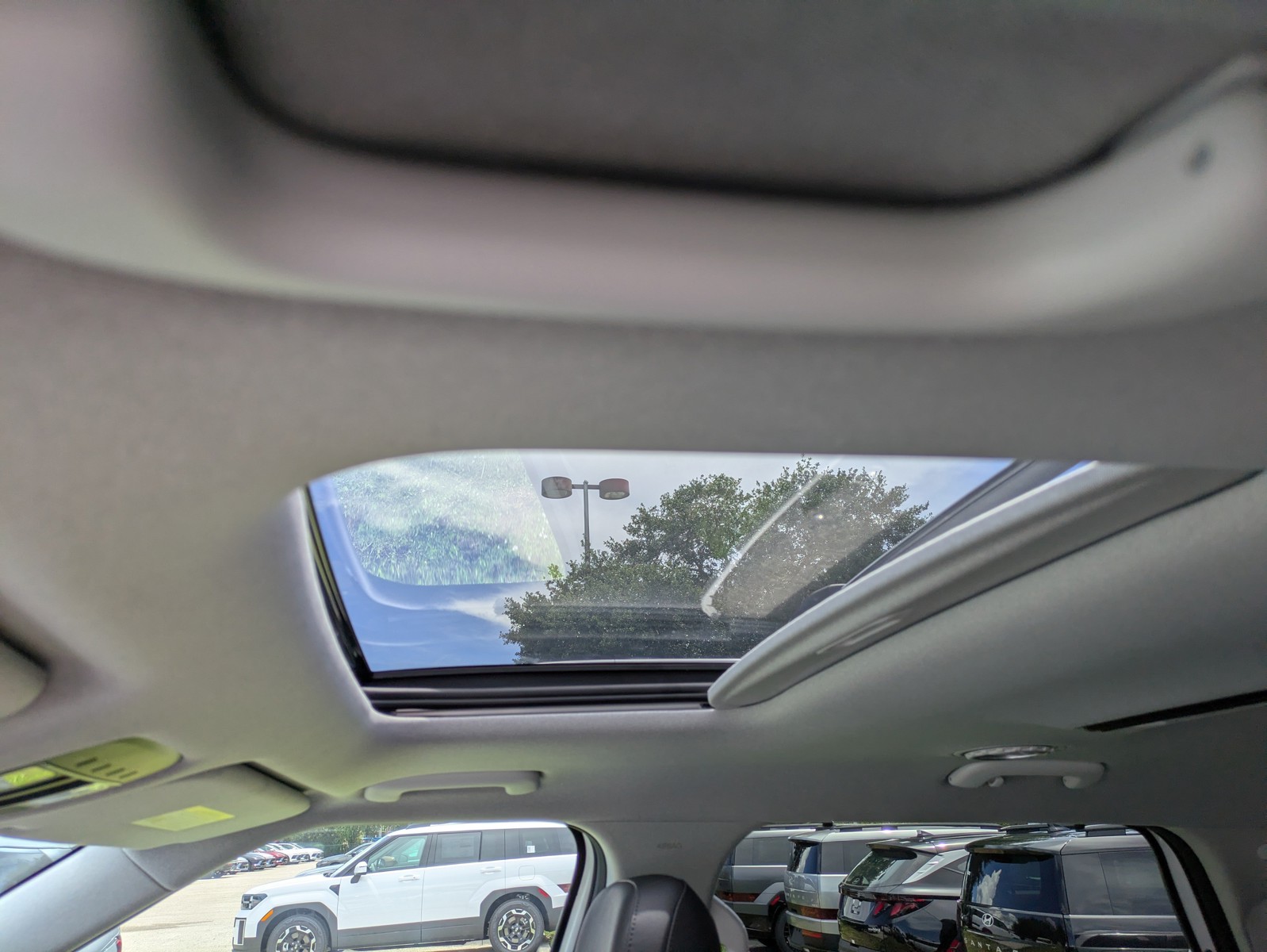 New 2027 Creamy White Pearl Hyundai Limited 7P image 19