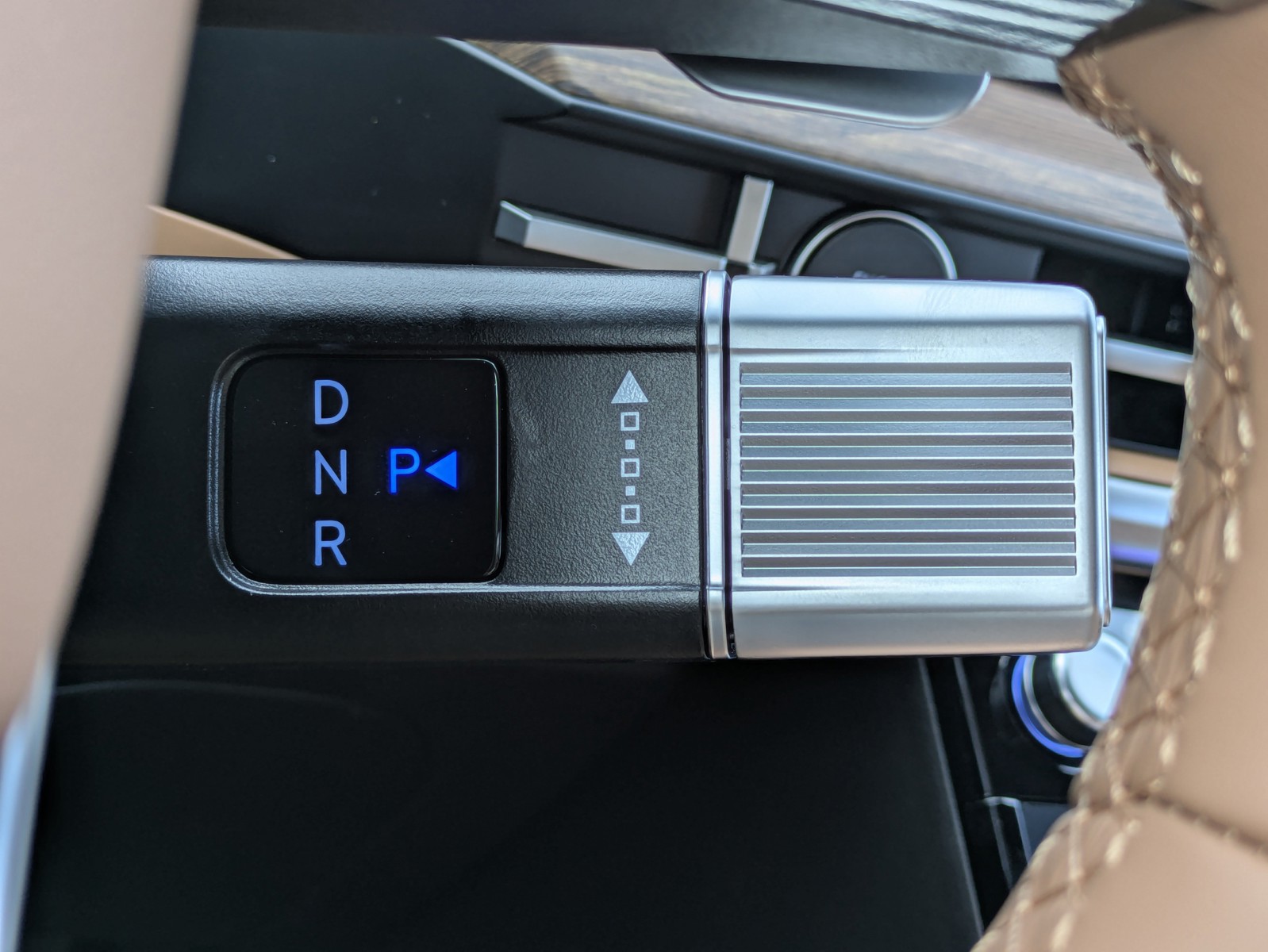 New 2027 Phantom Black Hyundai Limited 6P image 30
