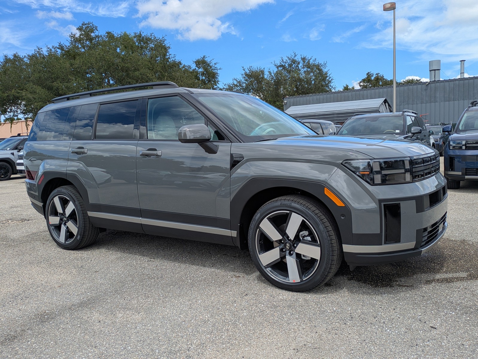 New 2027 Hampton Gray Hyundai Limited 6P image 2