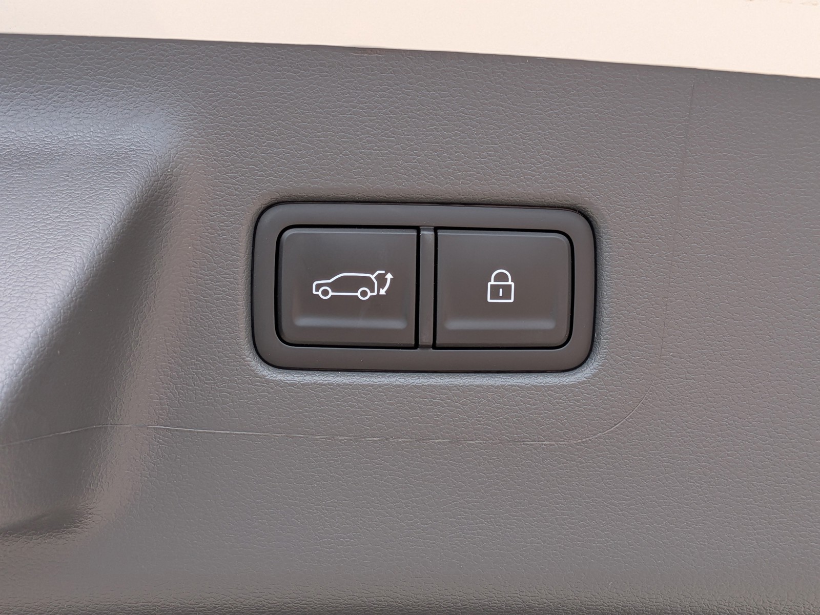 New 2026 Serenity White Hyundai Limited 6P image 14