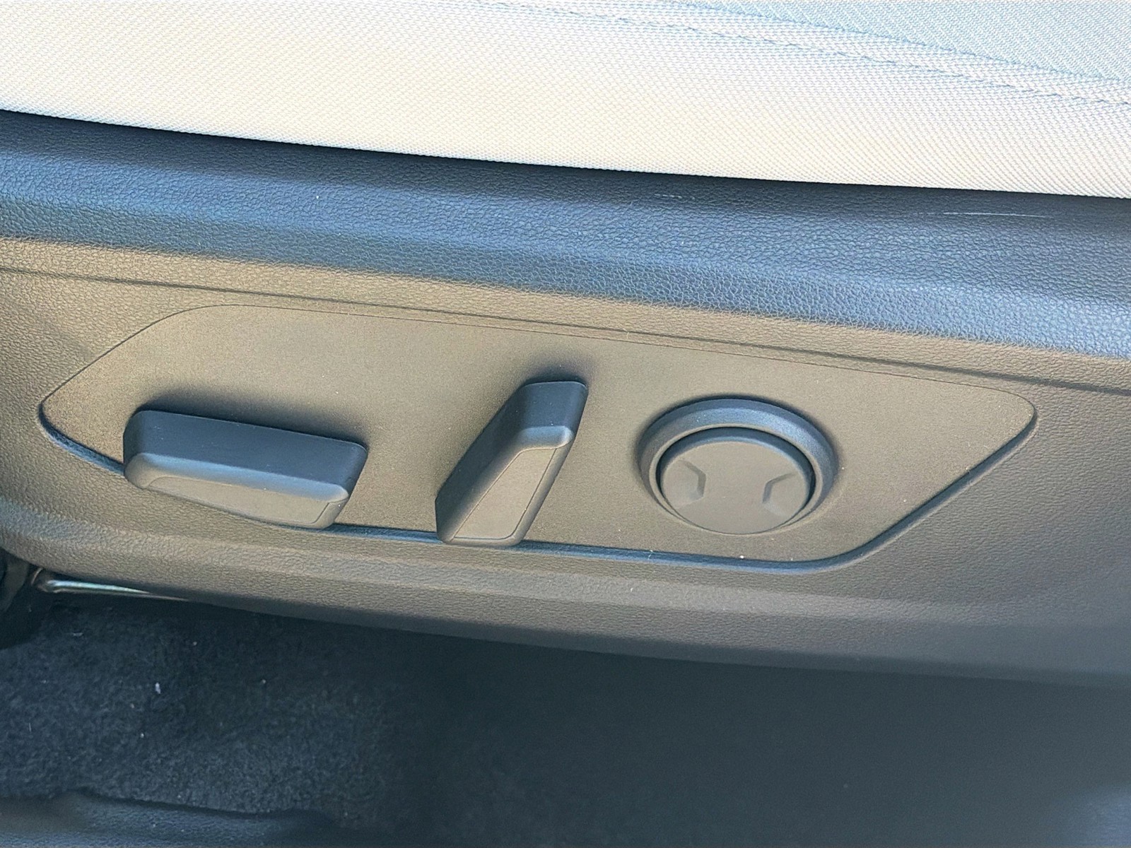 New 2026 Serenity White Pearl Hyundai SEL image 23