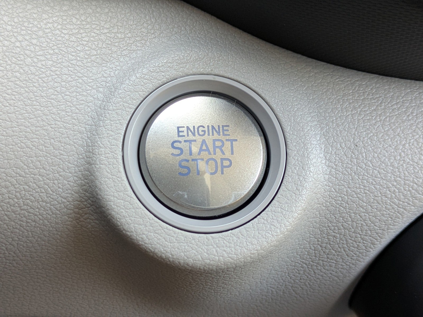 New 2026 Shimmering Silver Hyundai SEL image 25