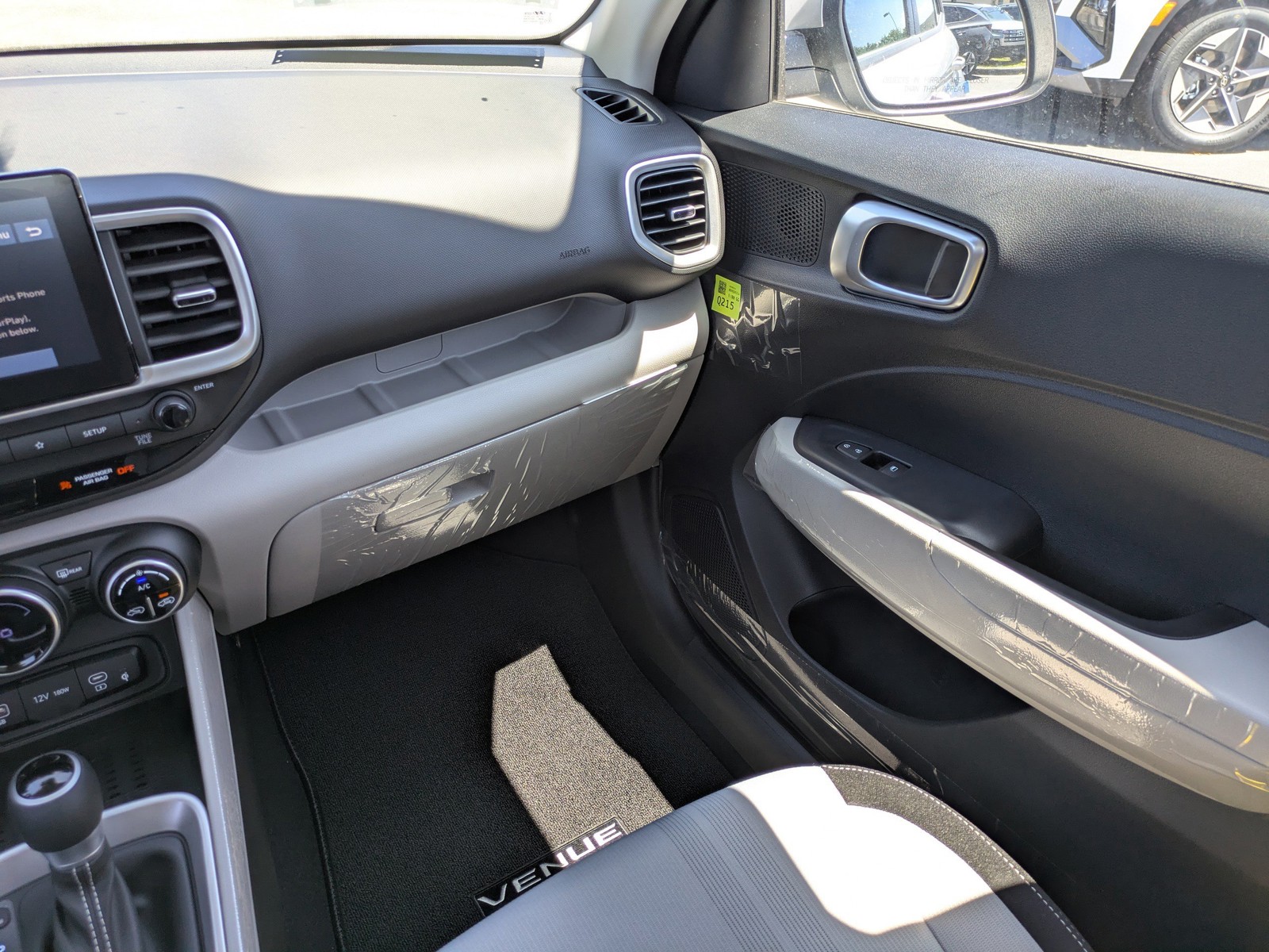 New 2026 Shimmering Silver Hyundai SEL image 15
