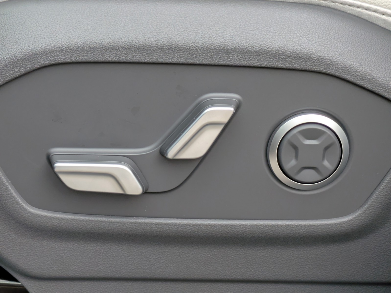 New 2027 Atlantis Blue Hyundai Limited 6P image 18