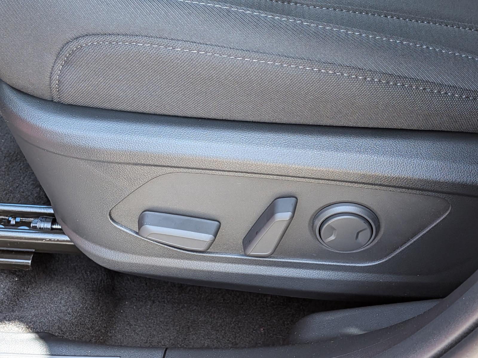 New 2026 Hampton Gray Hyundai SEL Premium image 18