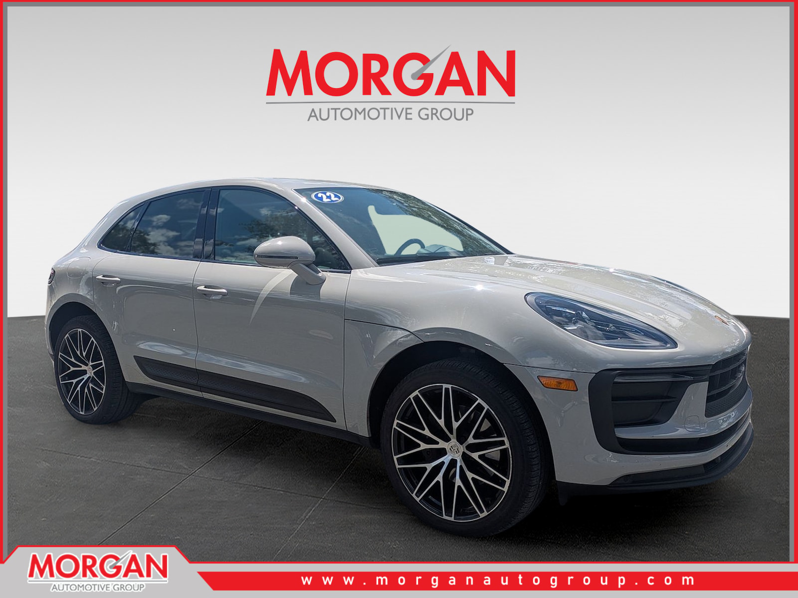 2022 Porsche Macan -'s photo