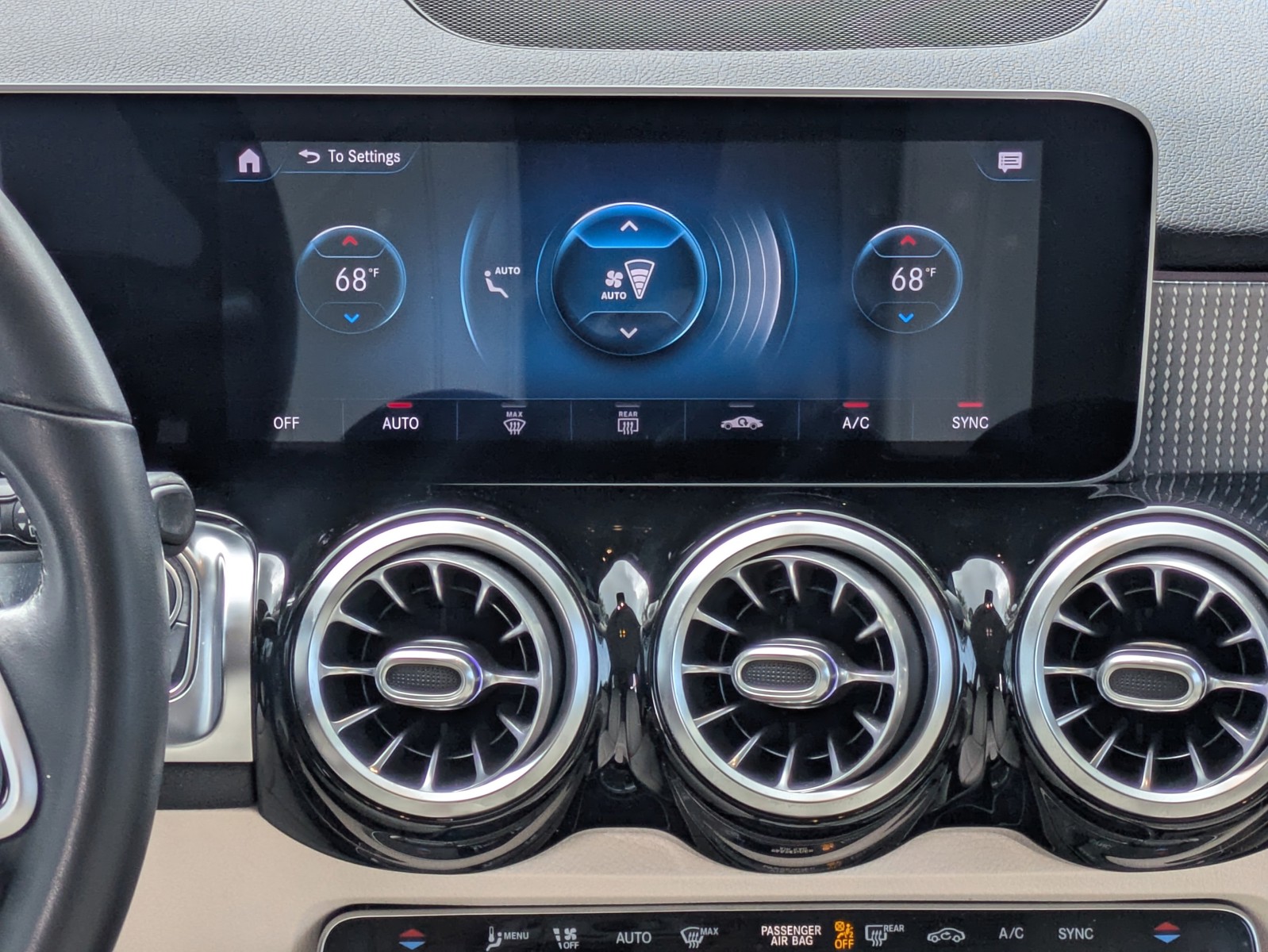 Used 2020  Mercedes-Benz GLB 250 image 18