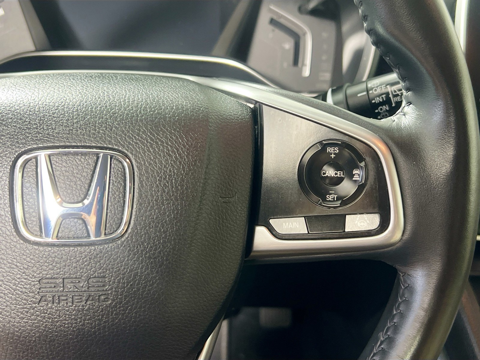 Used 2019 Platinum White Pearl Honda Touring image 15