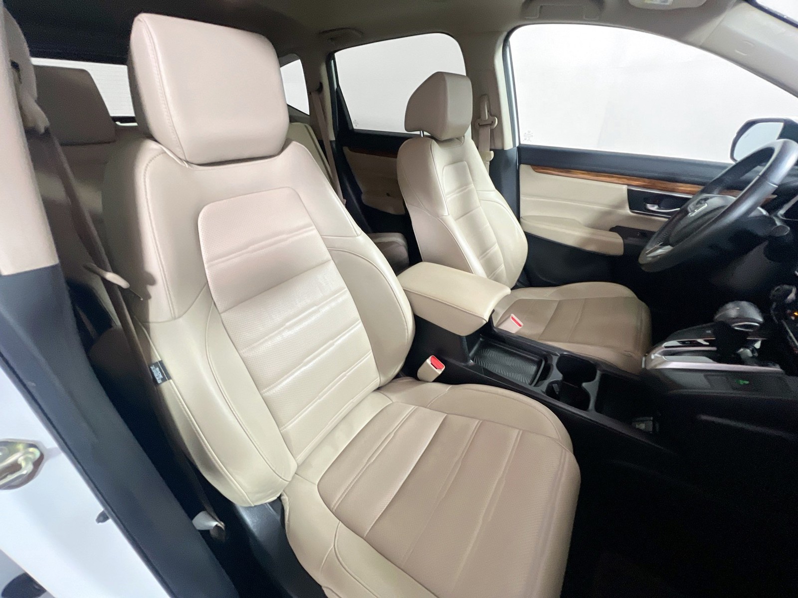 Used 2019 Platinum White Pearl Honda Touring image 25