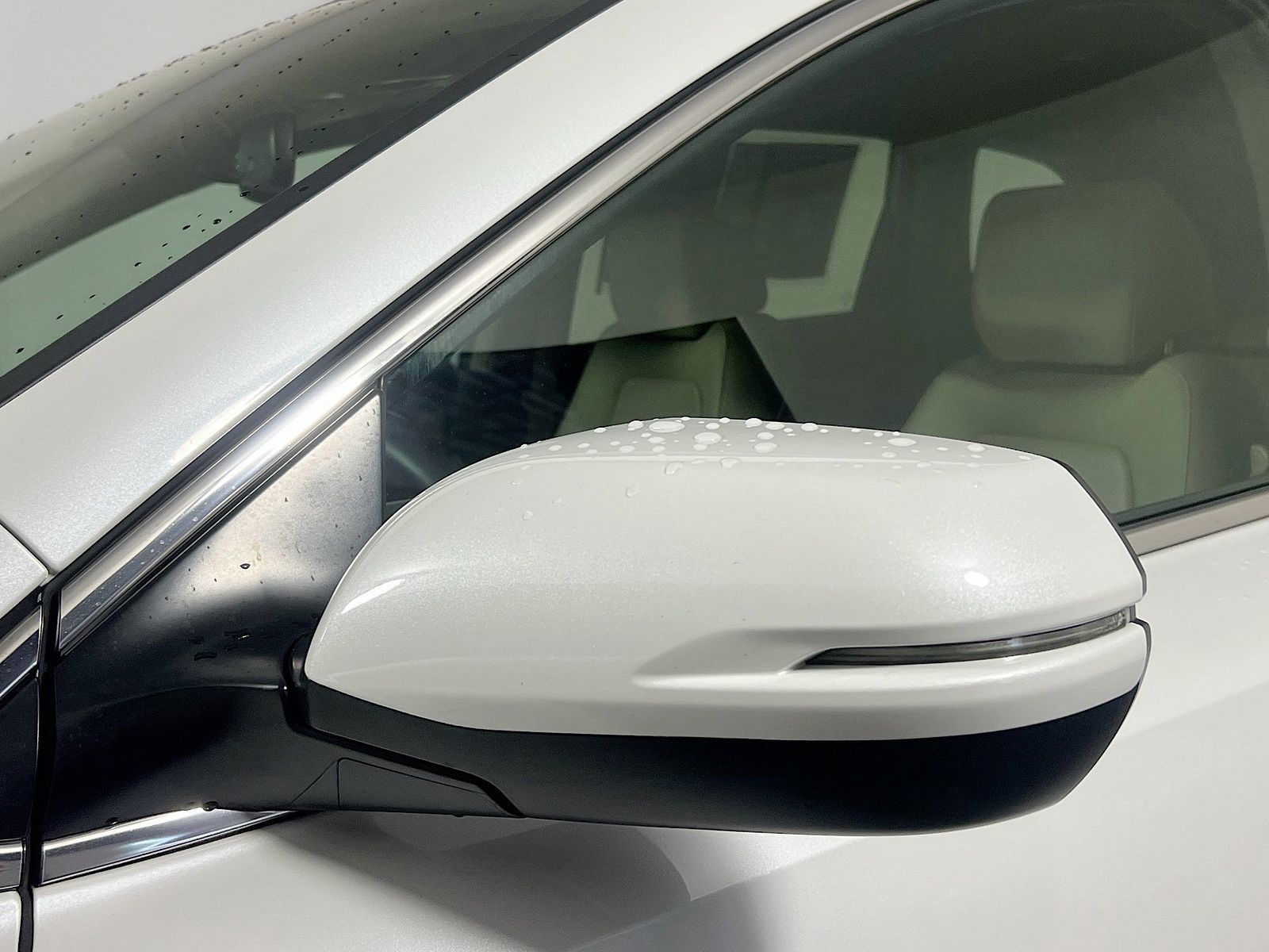 Used 2019 Platinum White Pearl Honda Touring image 8