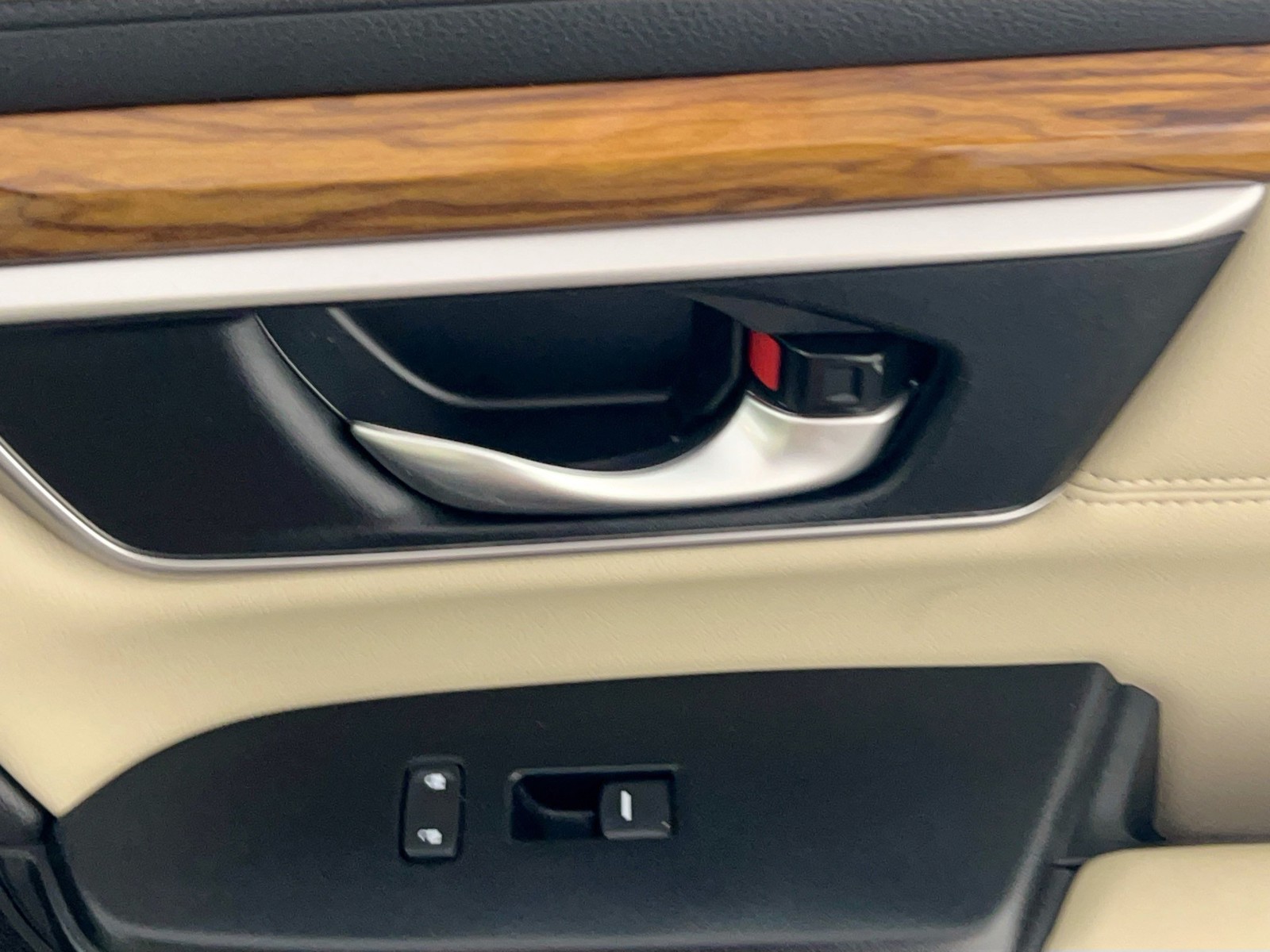 Used 2019 Platinum White Pearl Honda Touring image 26