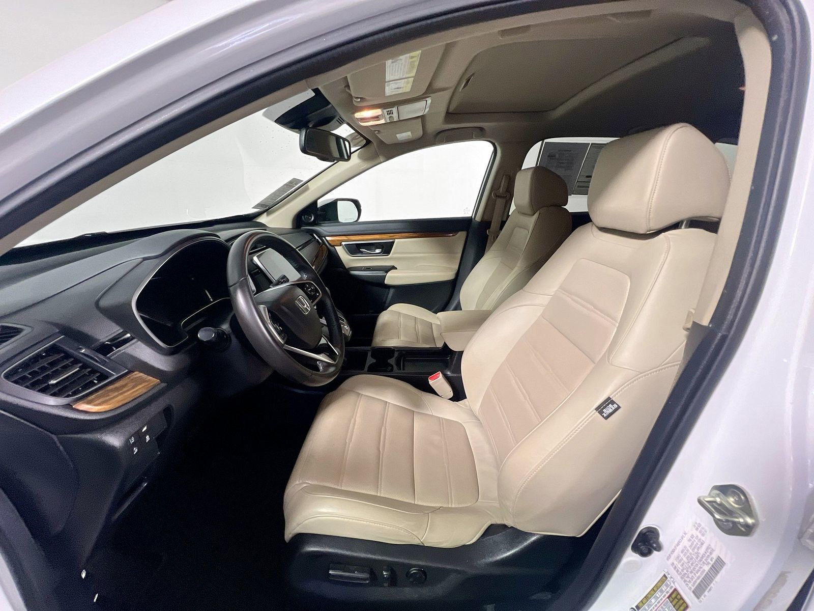 Used 2019 Platinum White Pearl Honda Touring image 10