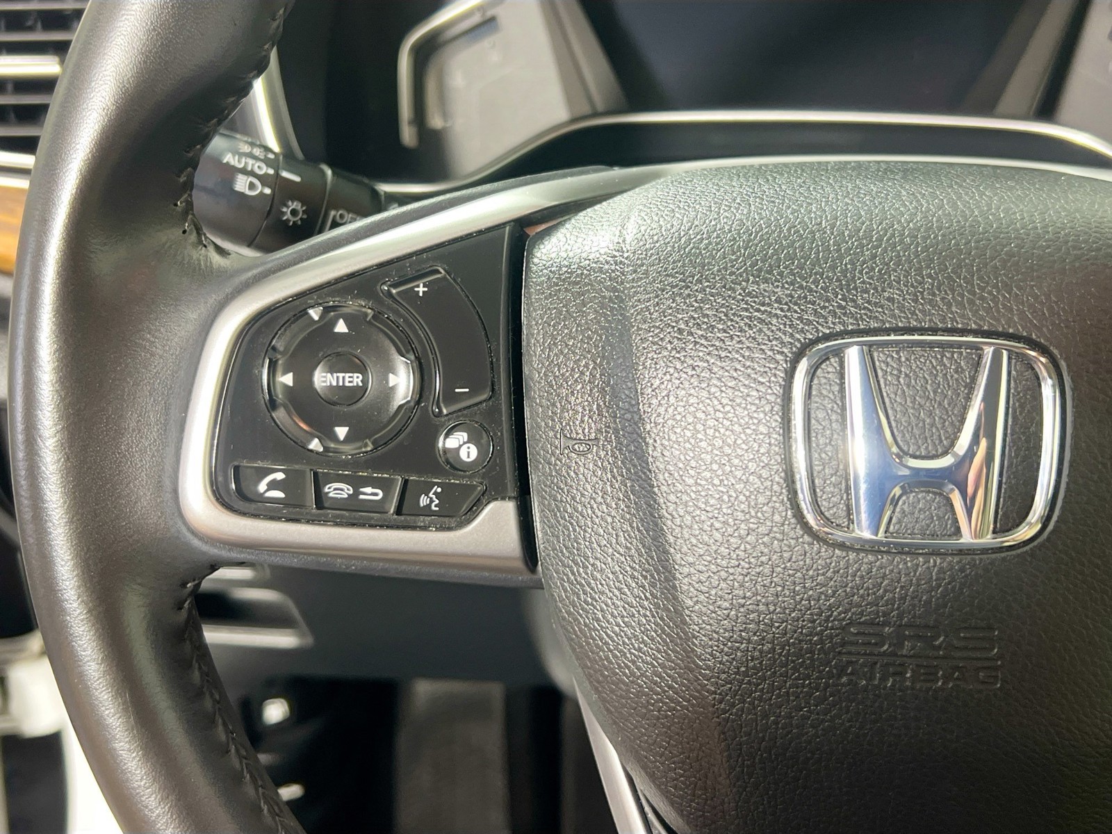 Used 2019 Platinum White Pearl Honda Touring image 14
