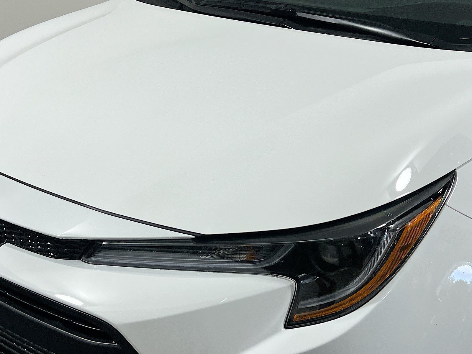 Used 2026 Ice Cap Toyota LE image 9