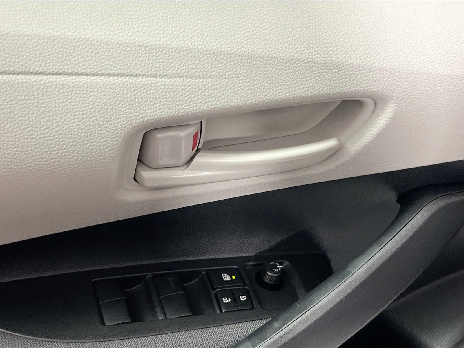 Used 2026 Ice Cap Toyota LE image 14