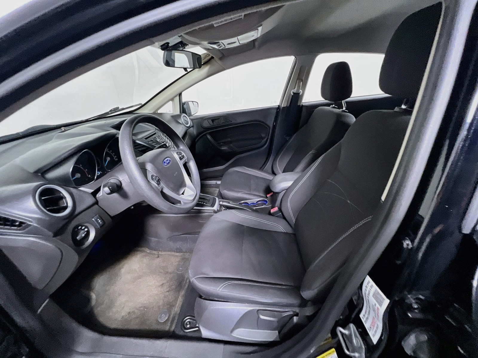 Used 2018 Shadow Black Ford SE image 12