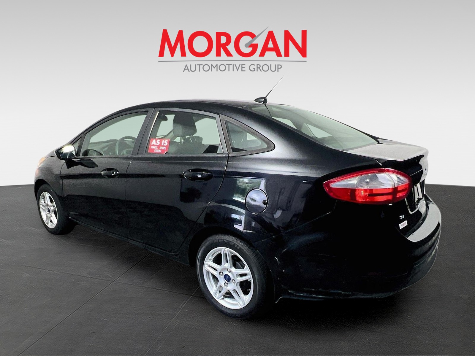 Used 2018 Shadow Black Ford SE image 5