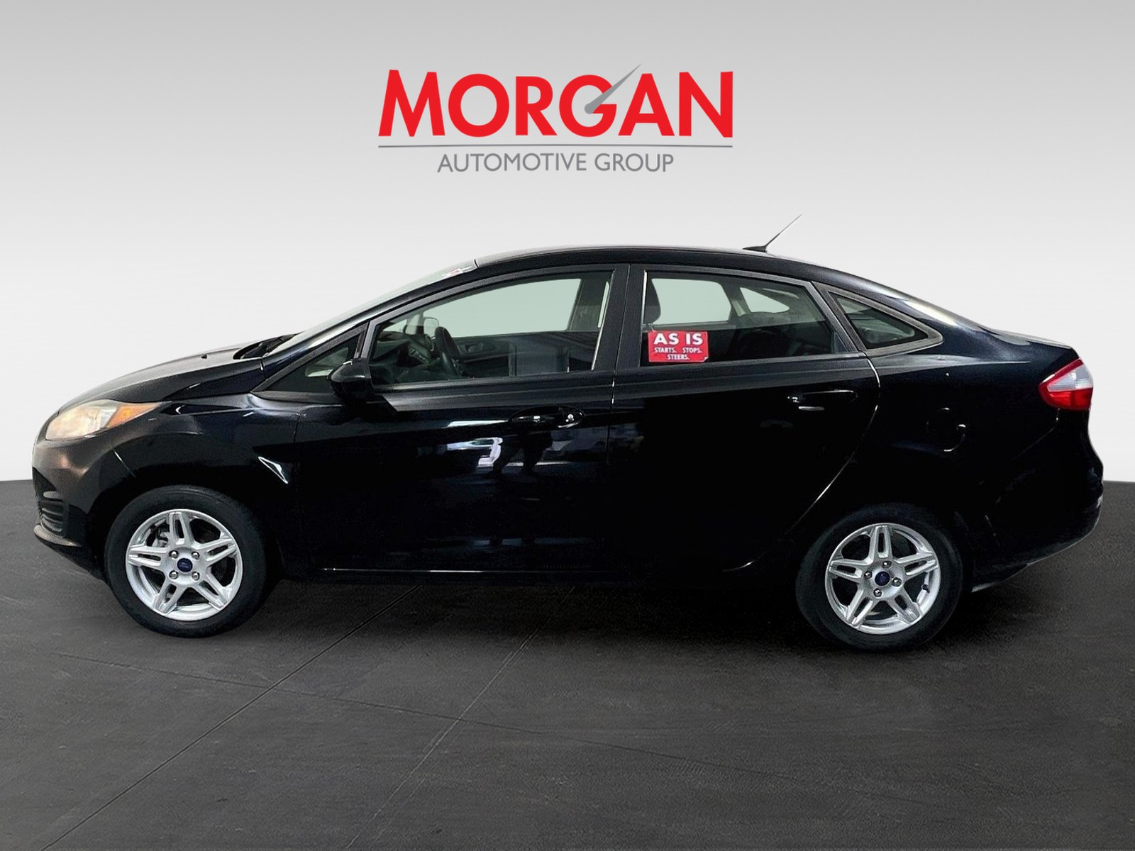 Used 2018 Shadow Black Ford SE image 6