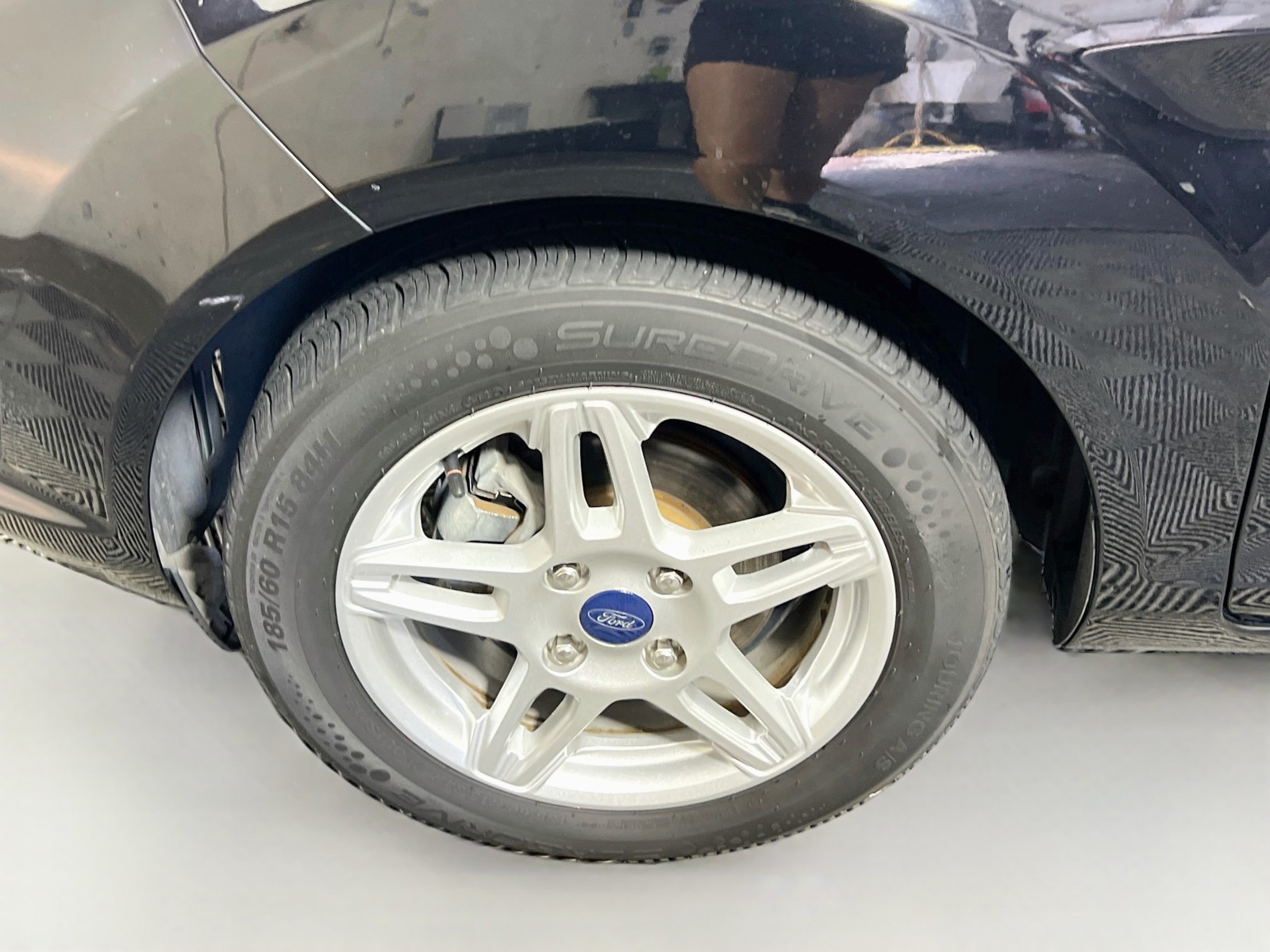Used 2018 Shadow Black Ford SE image 11