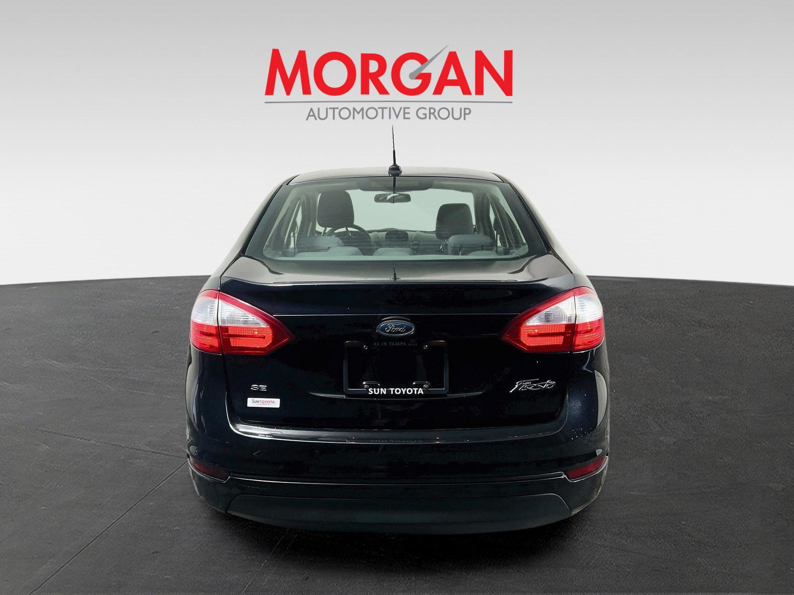 Used 2018 Shadow Black Ford SE image 4