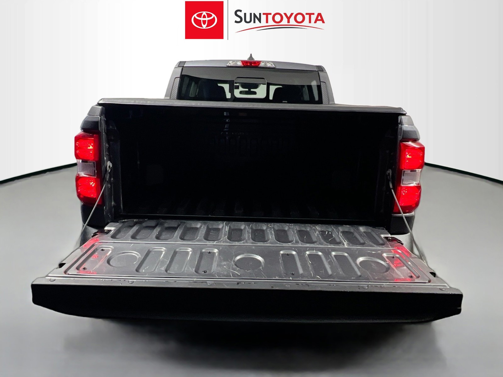 Used 2023 Carbonized Gray Metallic Ford XLT image 29
