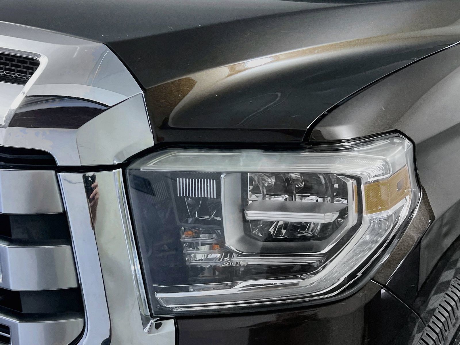 Used 2020 Smoked Mesquite Toyota Limited image 9