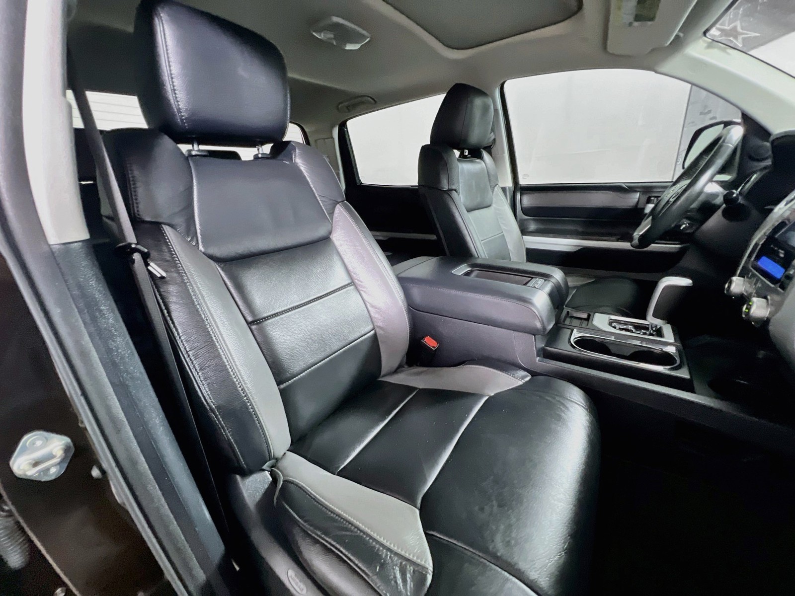 Used 2020 Smoked Mesquite Toyota Limited image 27