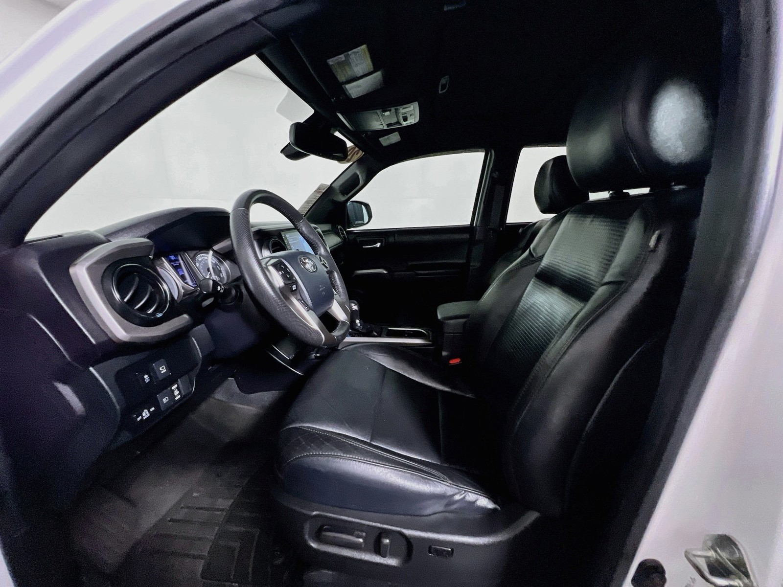 Used 2020 Super White Toyota Limited image 12