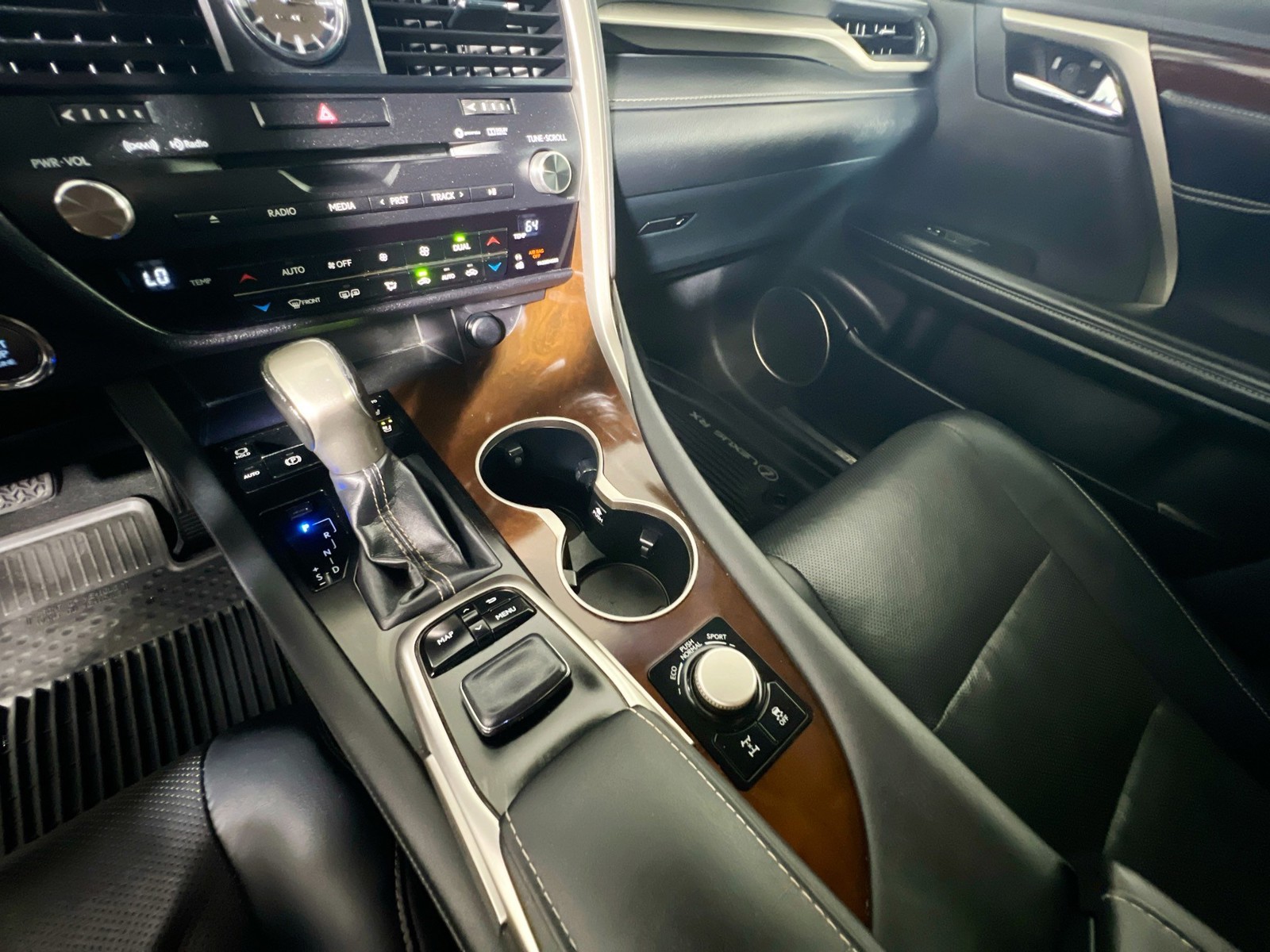 Used 2019 Eminent White Pearl Lexus 350 image 22