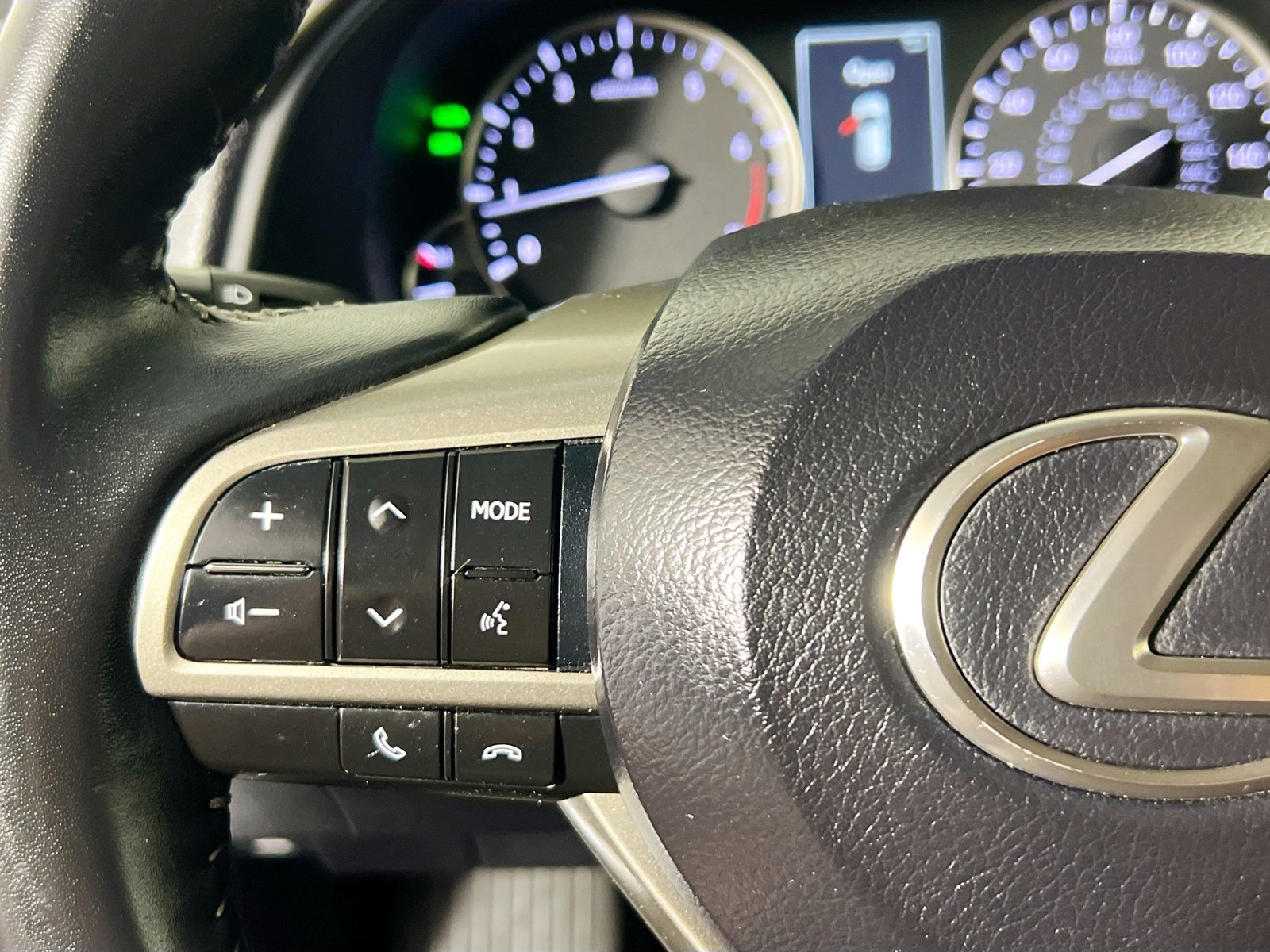 Used 2019 Eminent White Pearl Lexus 350 image 16