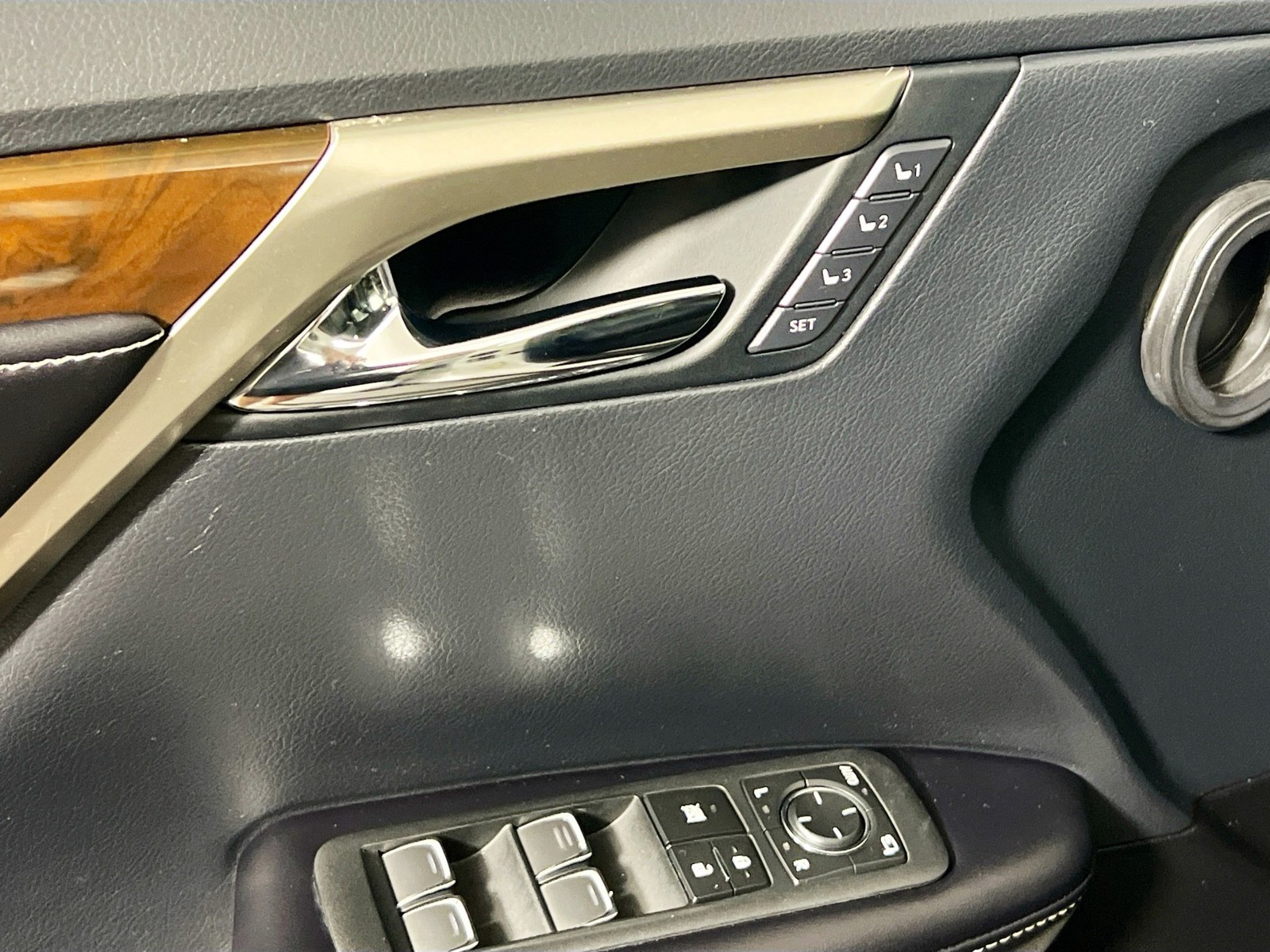 Used 2019 Eminent White Pearl Lexus 350 image 14