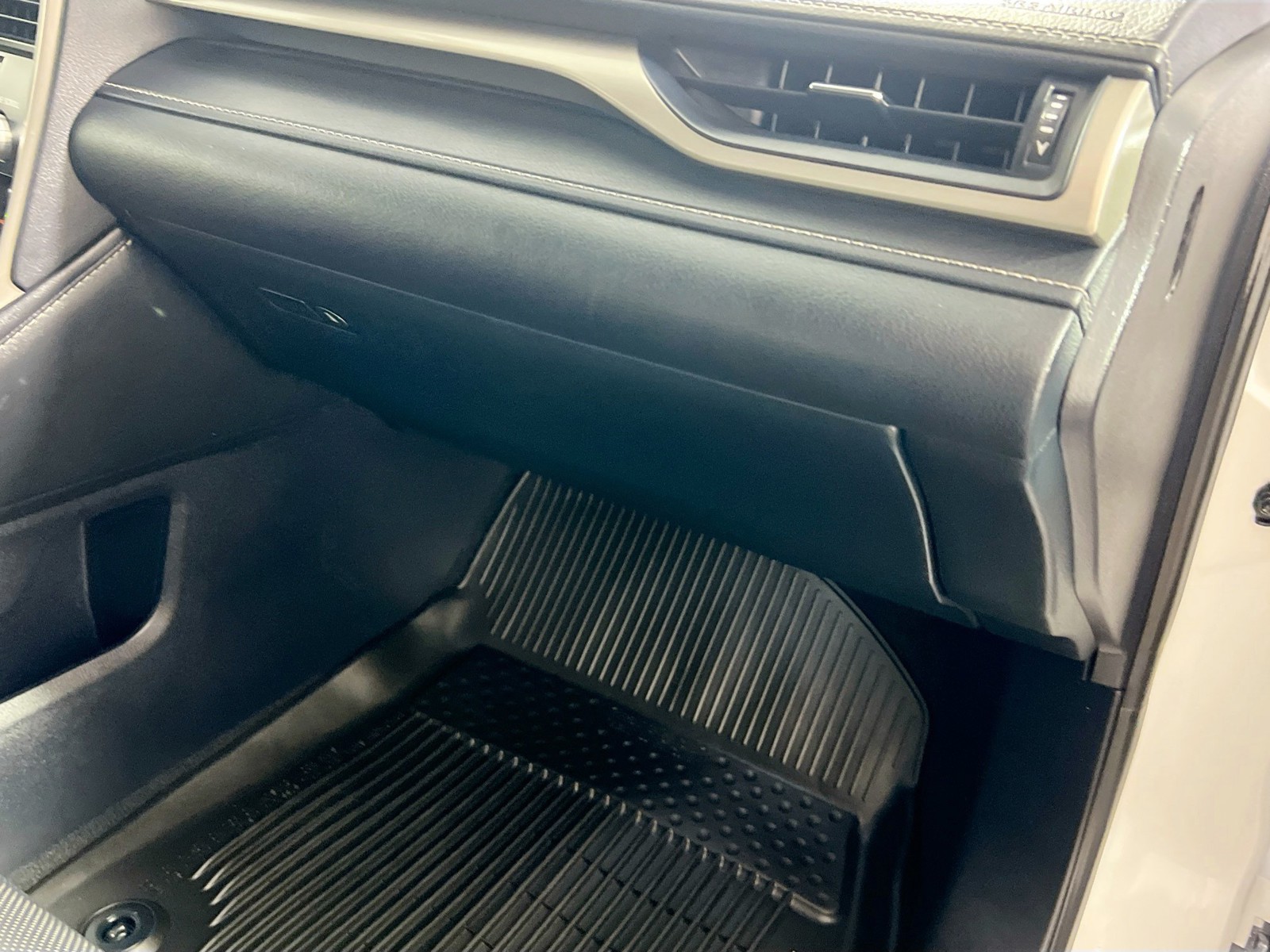 Used 2019 Eminent White Pearl Lexus 350 image 31