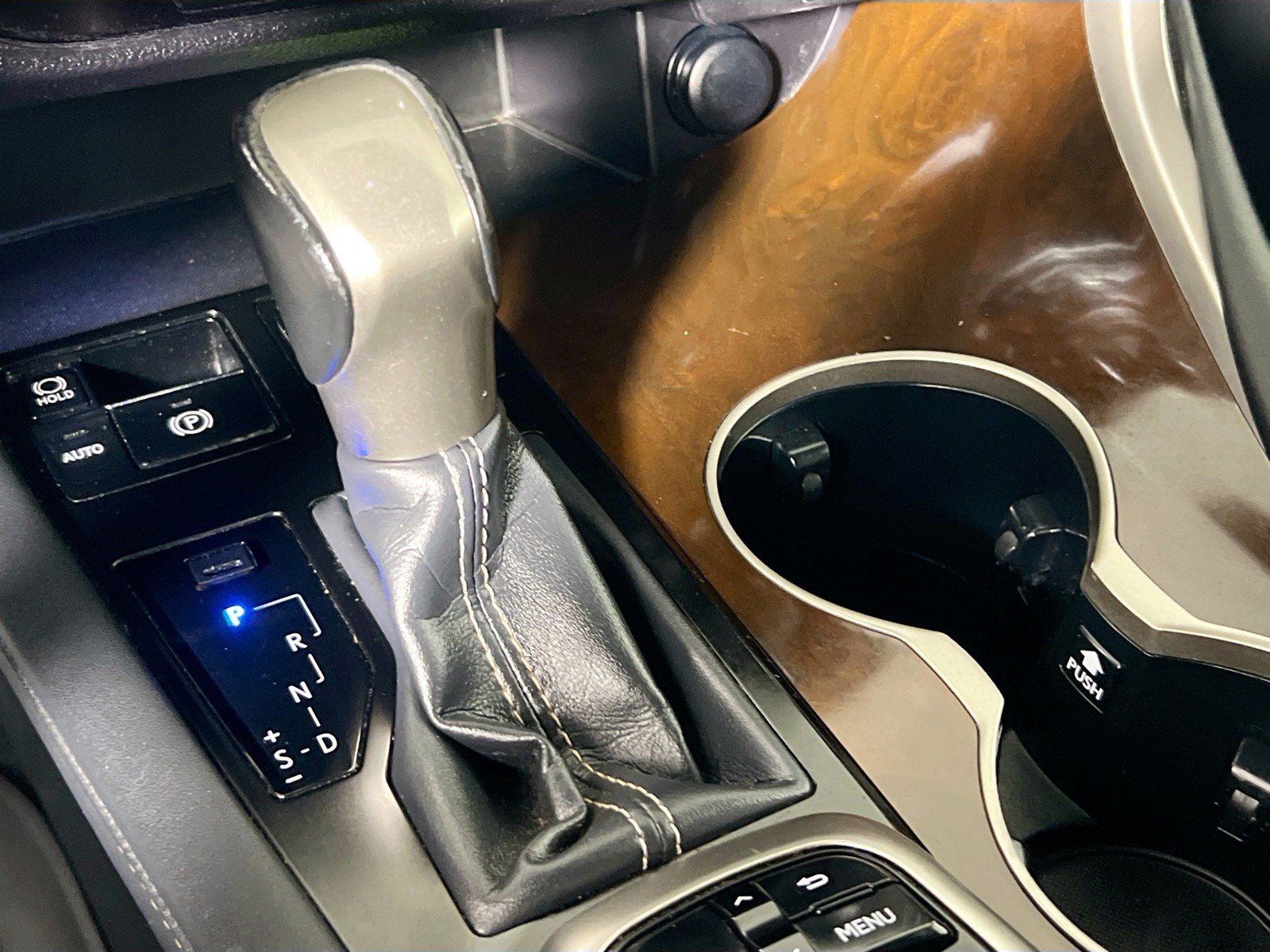 Used 2019 Eminent White Pearl Lexus 350 image 21